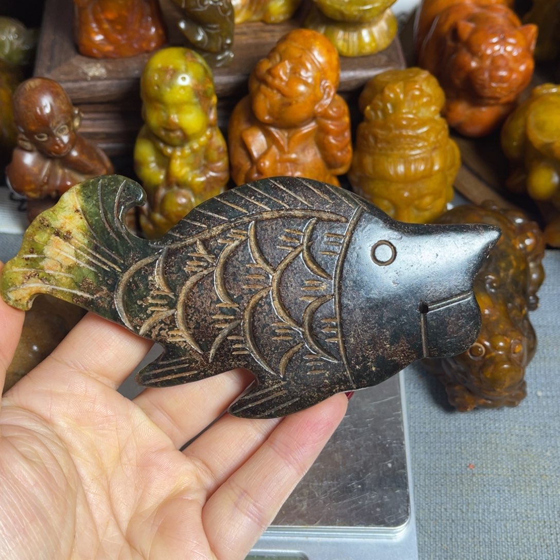 蛇纹石玉合金颈饰