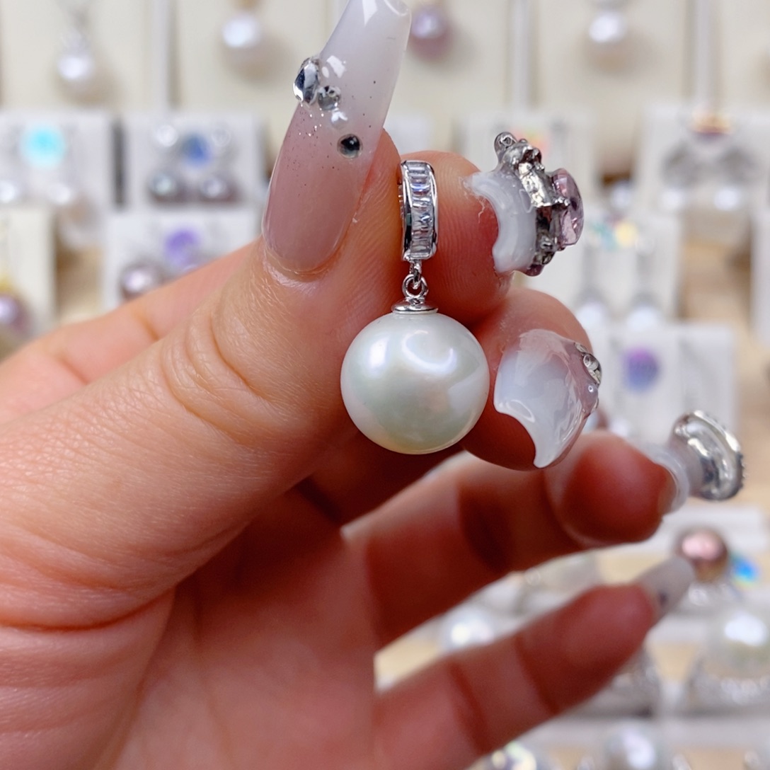 淡水珍珠吊坠(赠链)银S925镶嵌