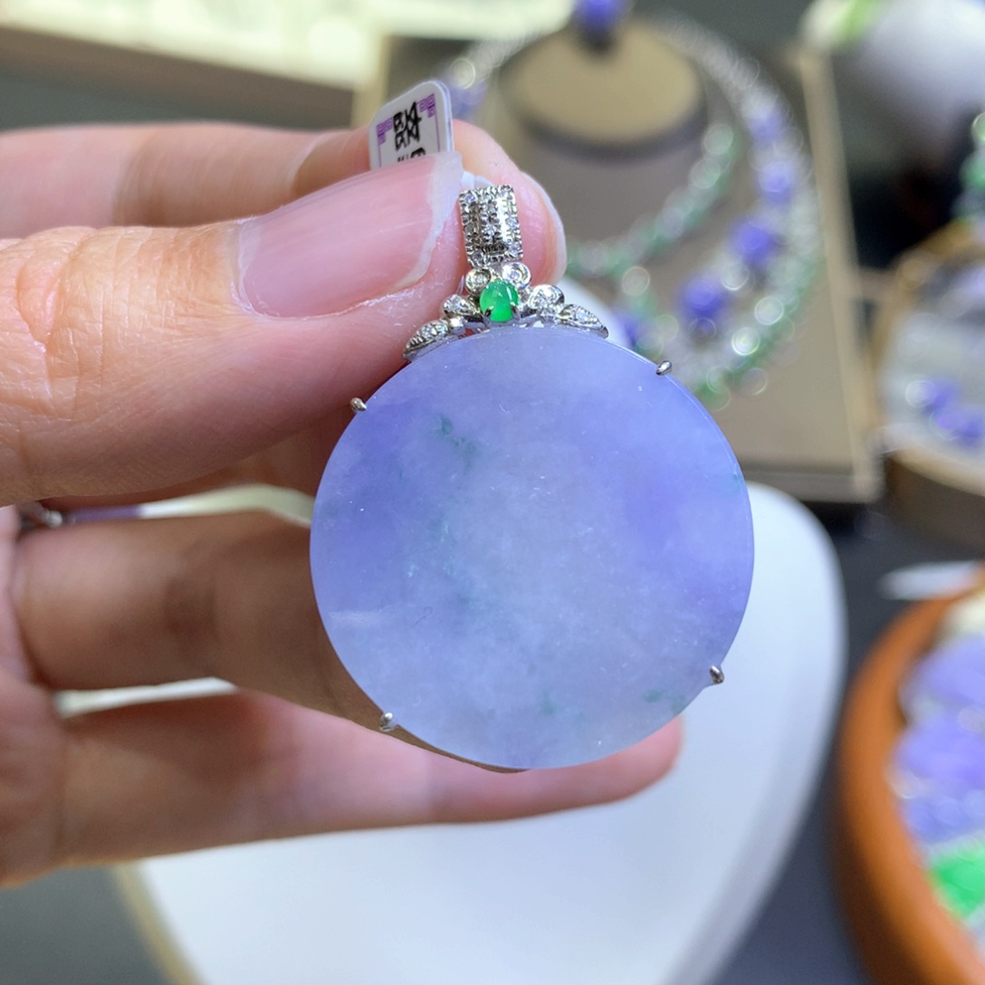 【闪购商品】翡翠颈饰18K金镶嵌翡翠吊坠项链