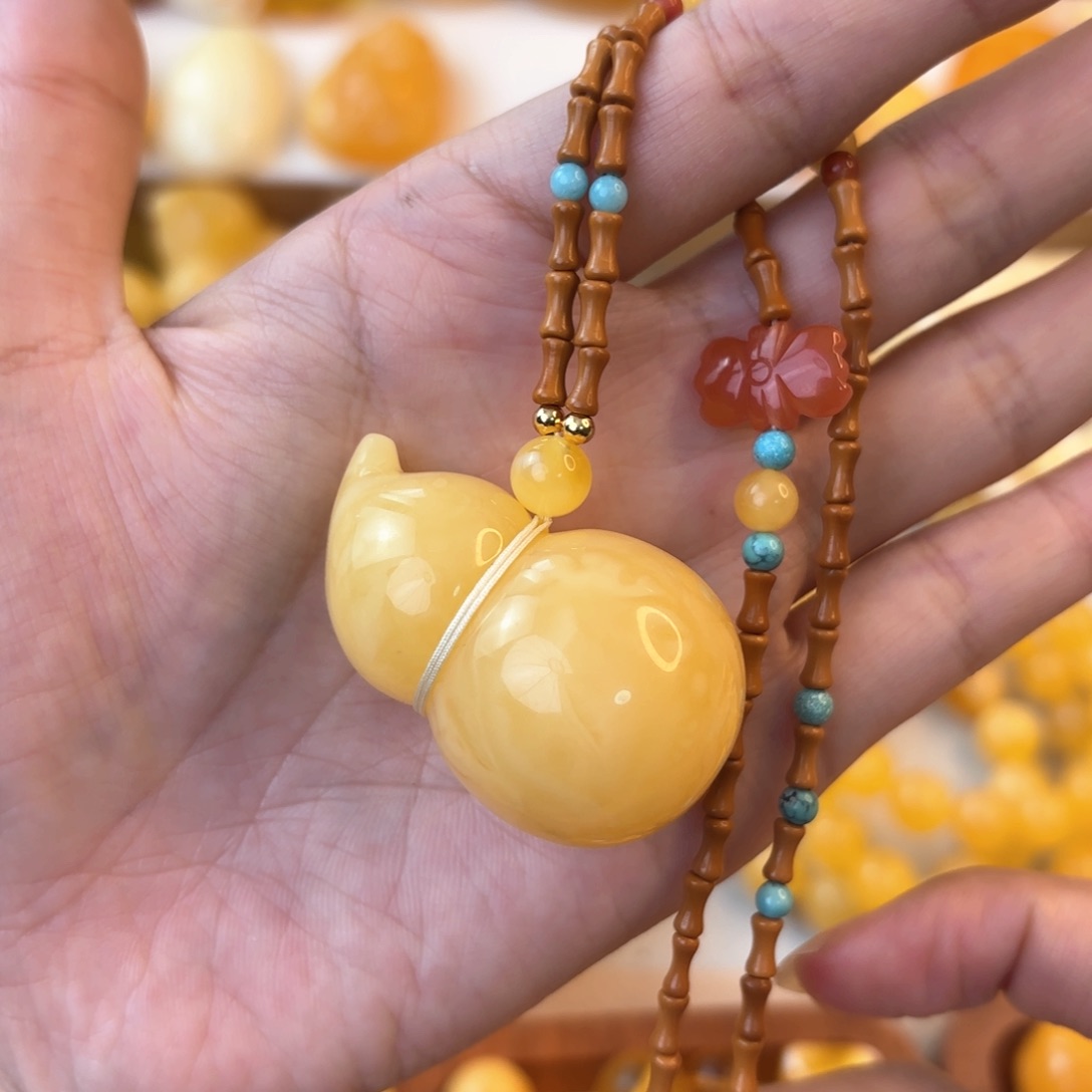 琥珀颈饰未镶嵌蜜蜡