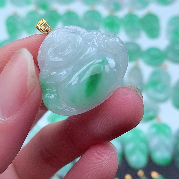 翡翠颈饰18K金镶嵌翡翠