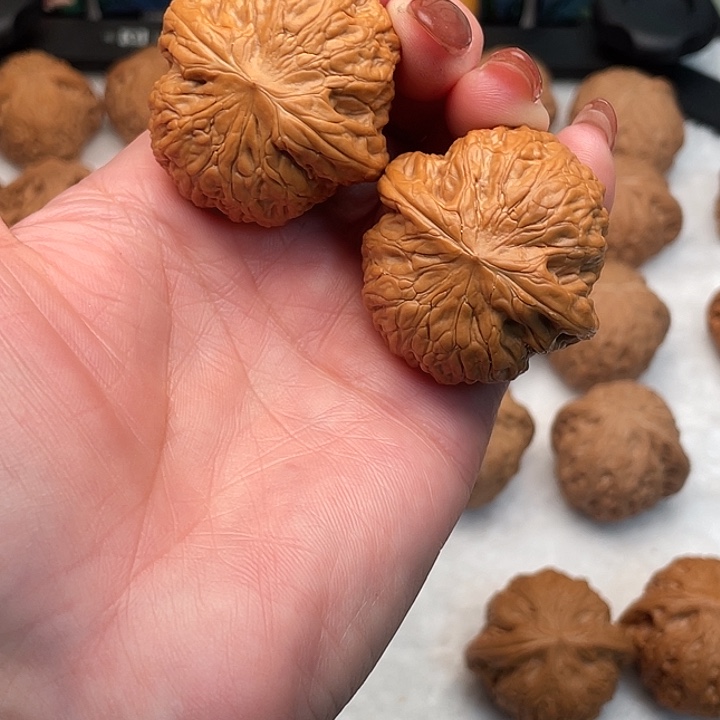 丁***、核桃手串/手链铁锤40