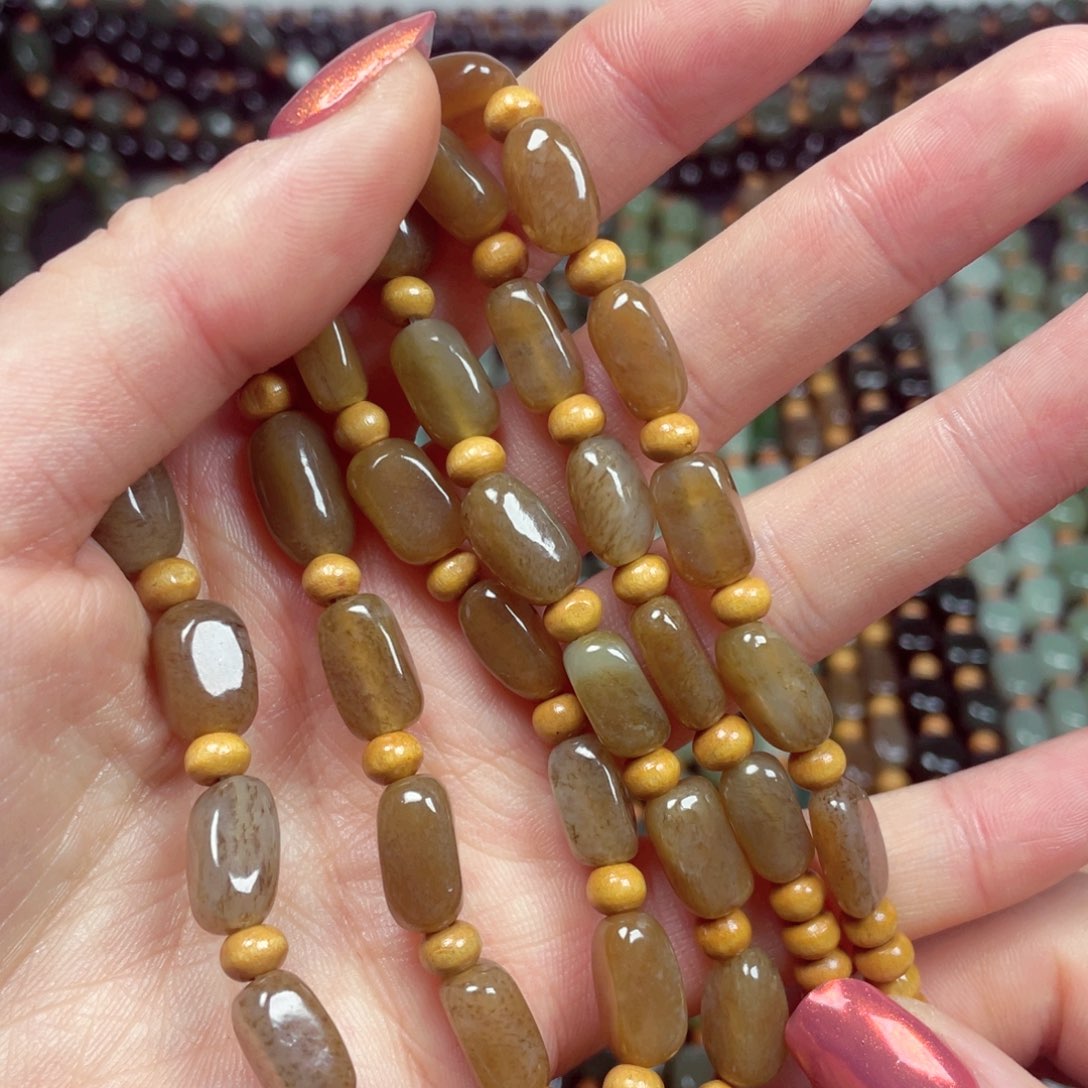 和田玉颈饰未镶嵌