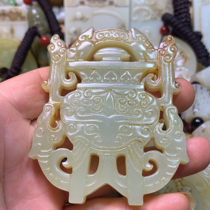 和田玉未镶嵌挂件壶**月