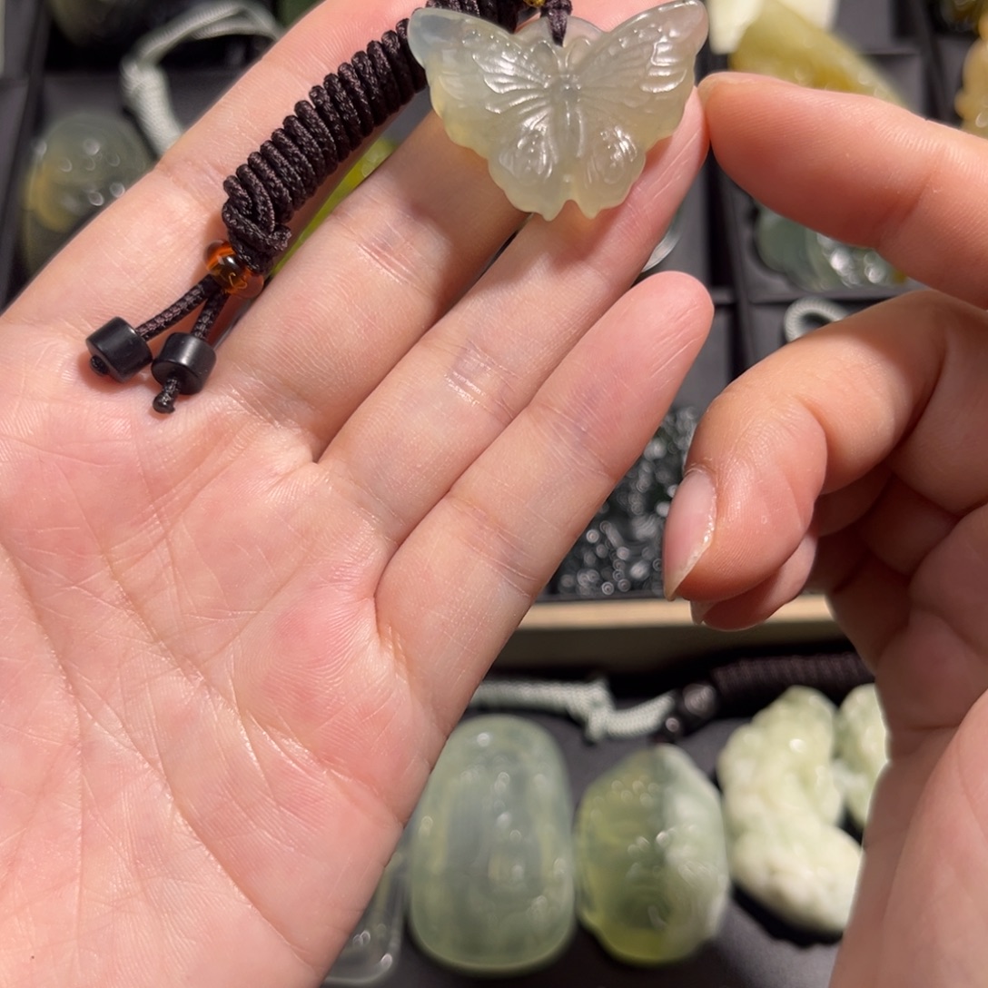 蛇纹石玉未镶嵌吊坠(不含链)