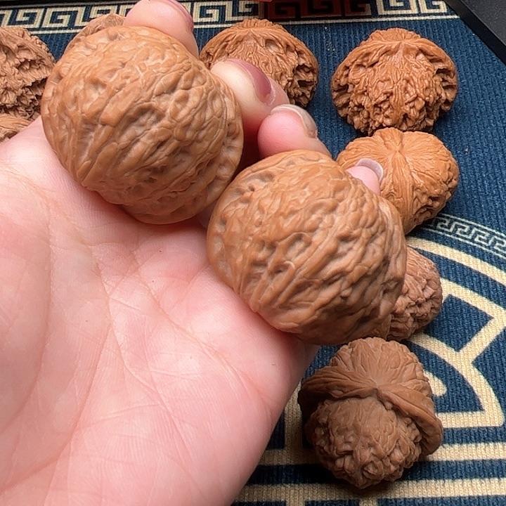 文玩核桃把件深*。铁锤