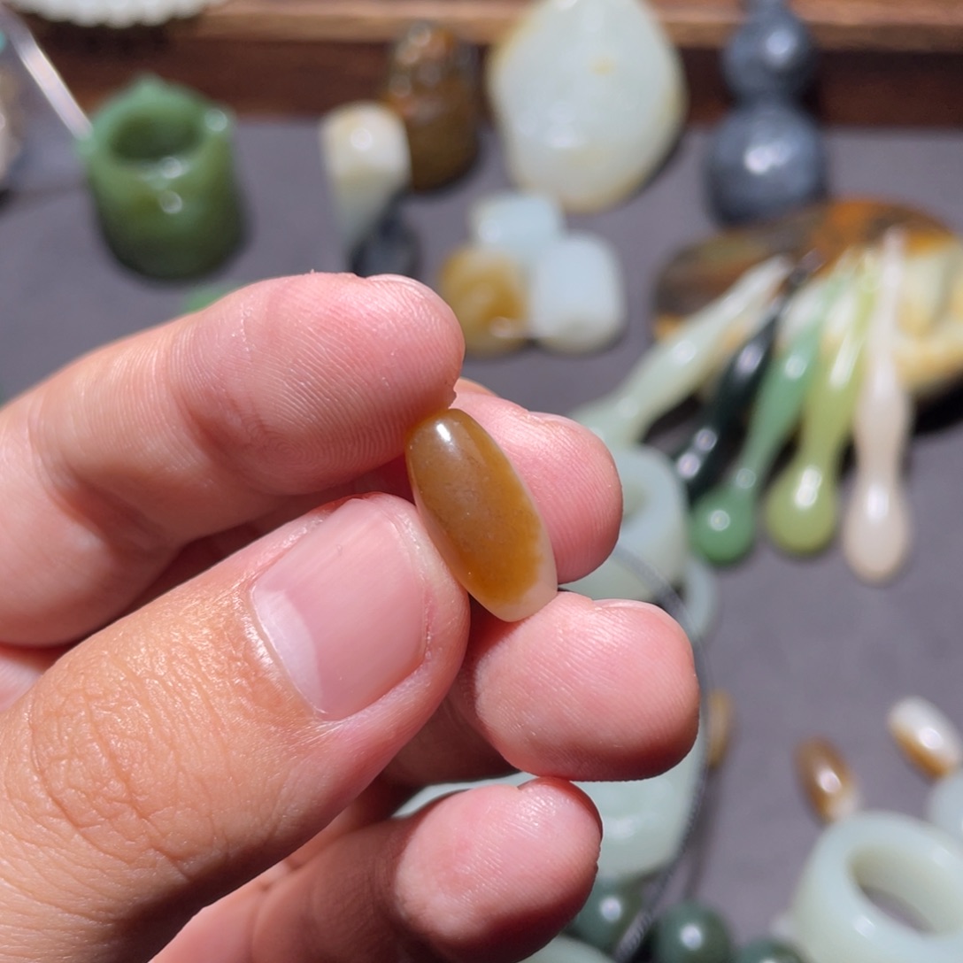 和田玉颈饰未镶嵌?****?