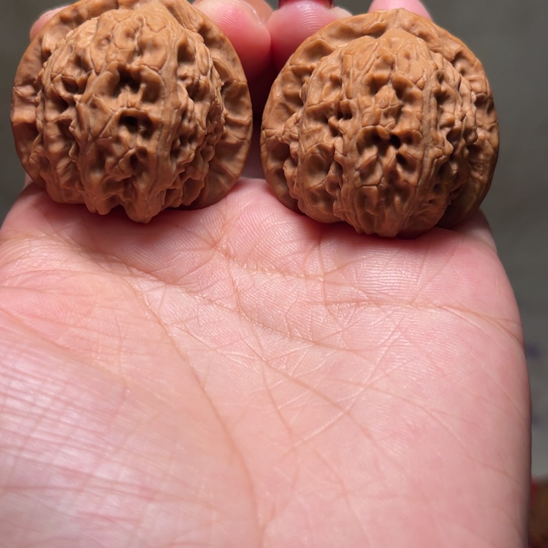 文玩核桃把件延庆三角白