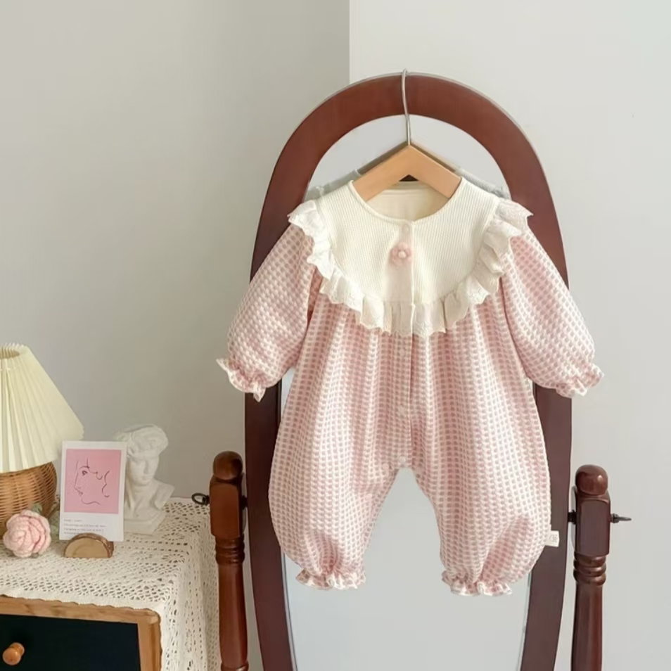 甜美A类春秋单层粉格爬服薄款婴儿连体衣长袖女宝秋季初恋风哈衣