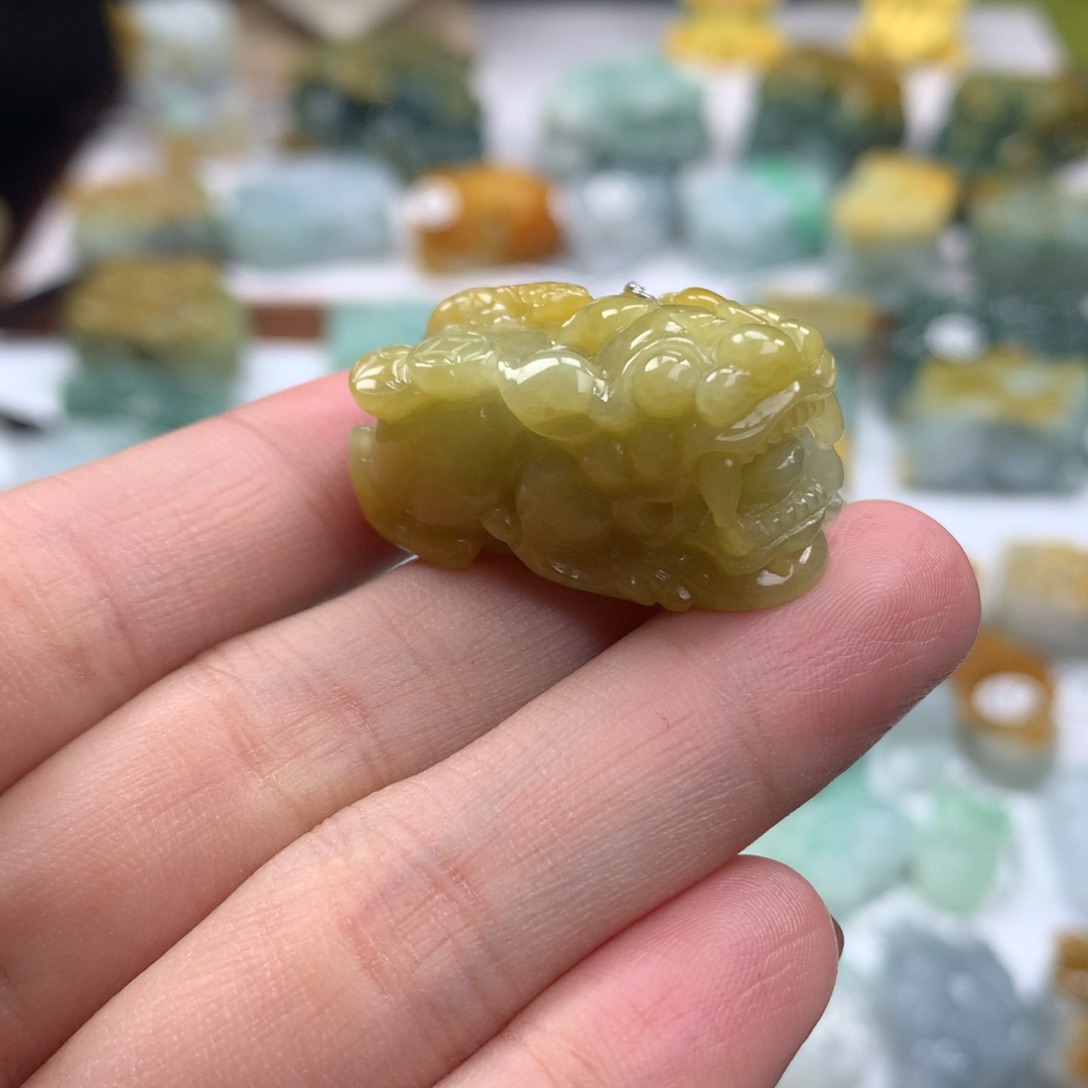 翡翠未镶嵌颈饰貔貅07