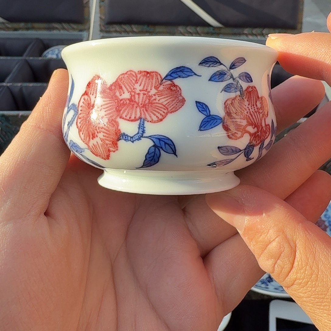 青花釉里红山茶花卢氏杯