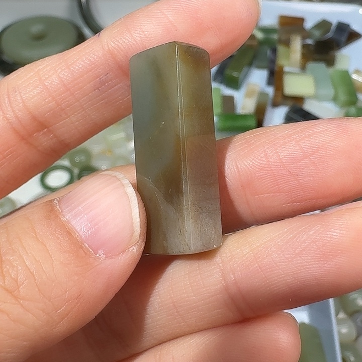 和田玉（糖玉）未镶嵌颈饰