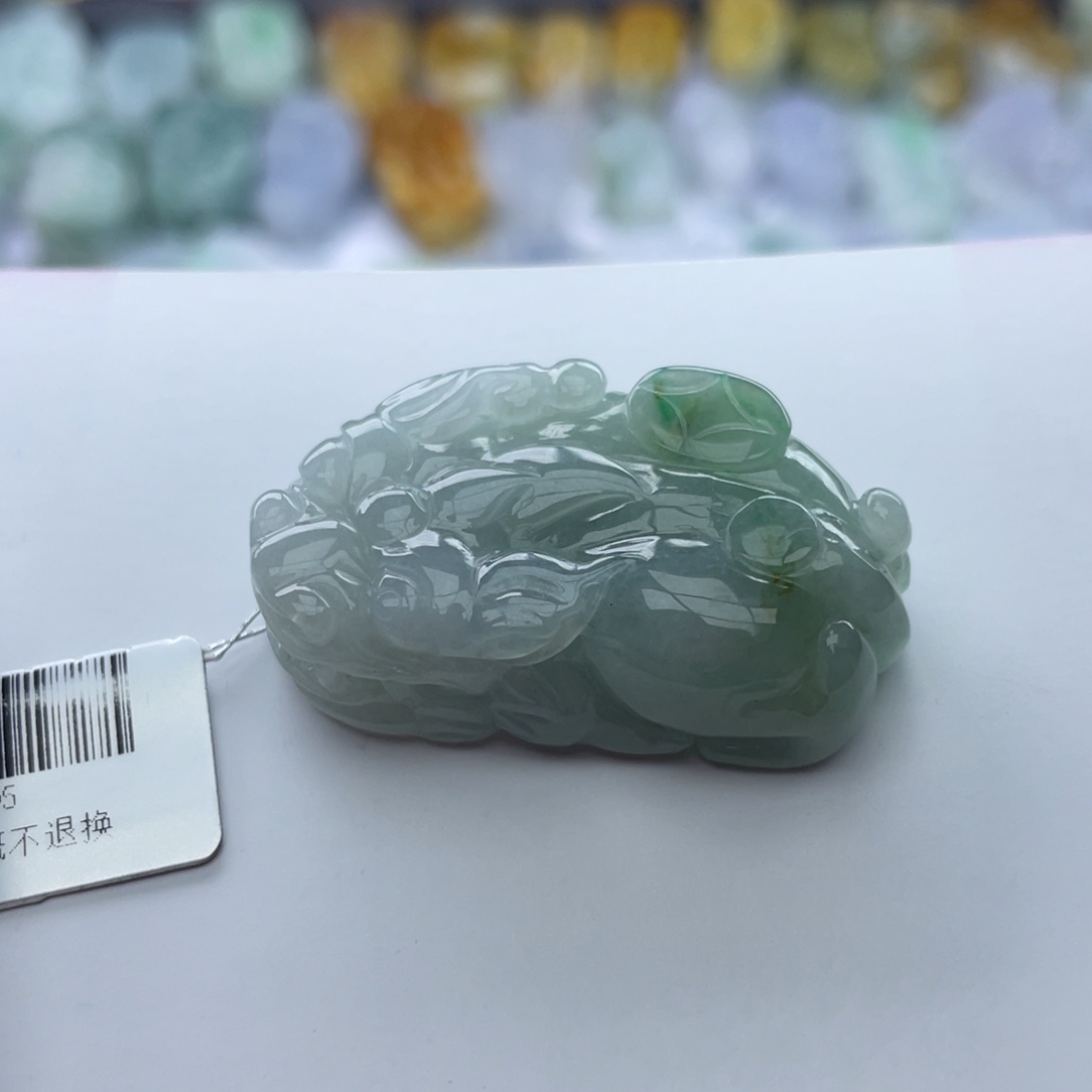 翡翠颈饰未镶嵌貔貅