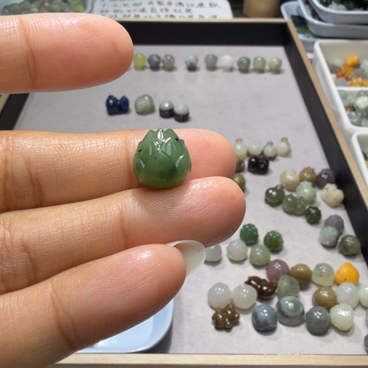 期***待未镶嵌和田玉珠宝半成品