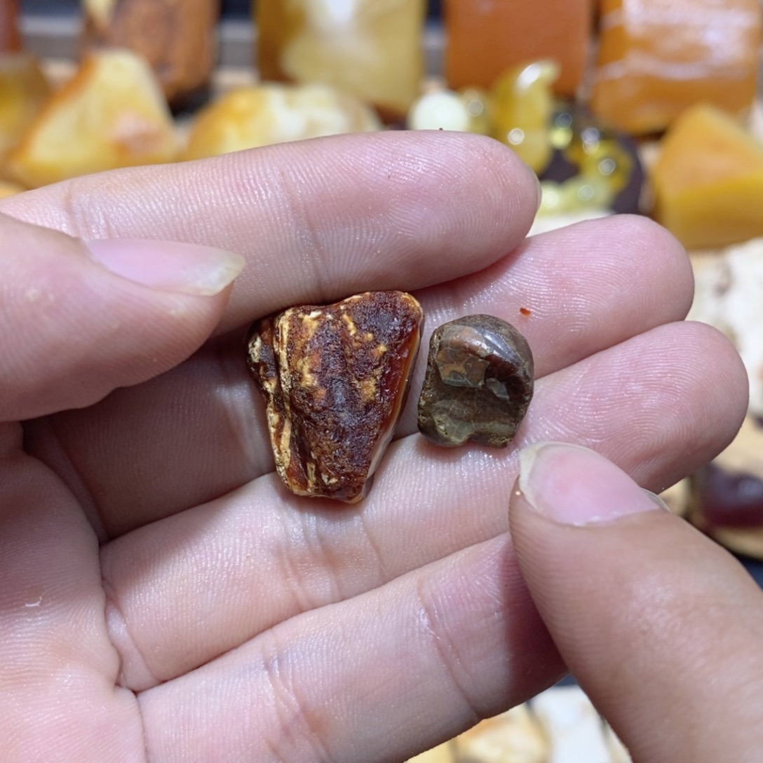 缪***e定制琥珀蜜蜡原石定制