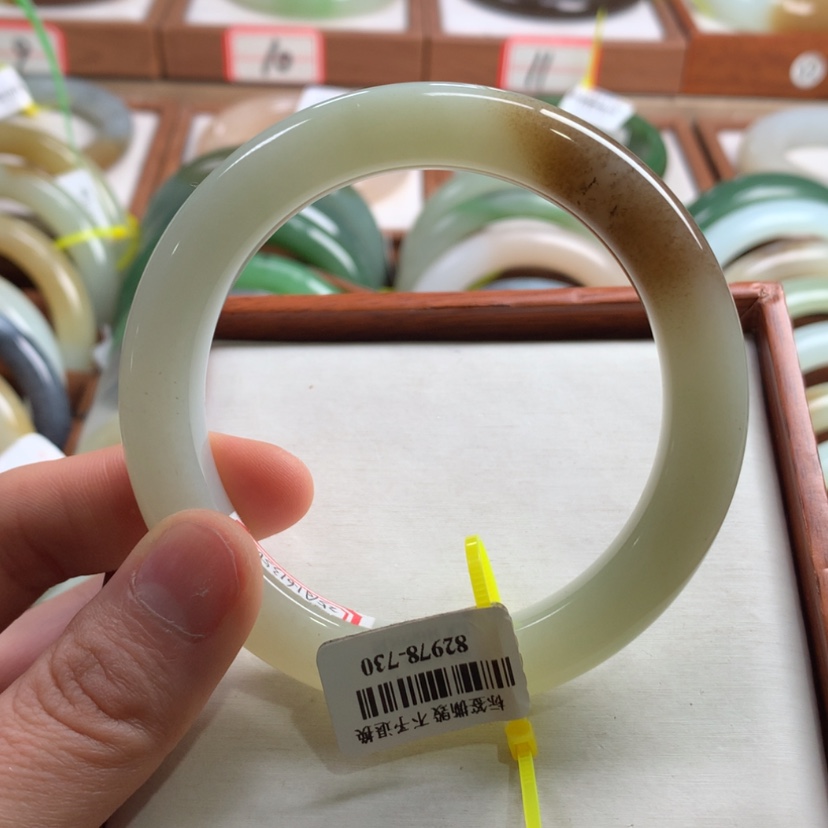 【闪购商品】和田玉手镯未镶嵌60