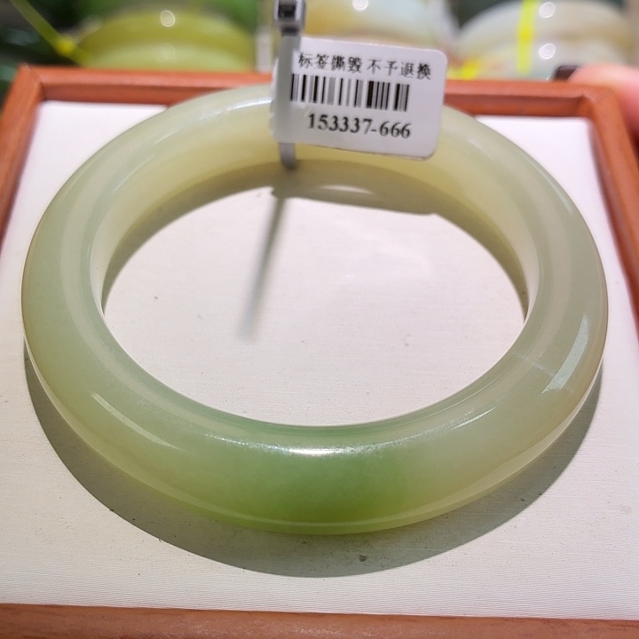 和田玉未镶嵌手镯 56 57