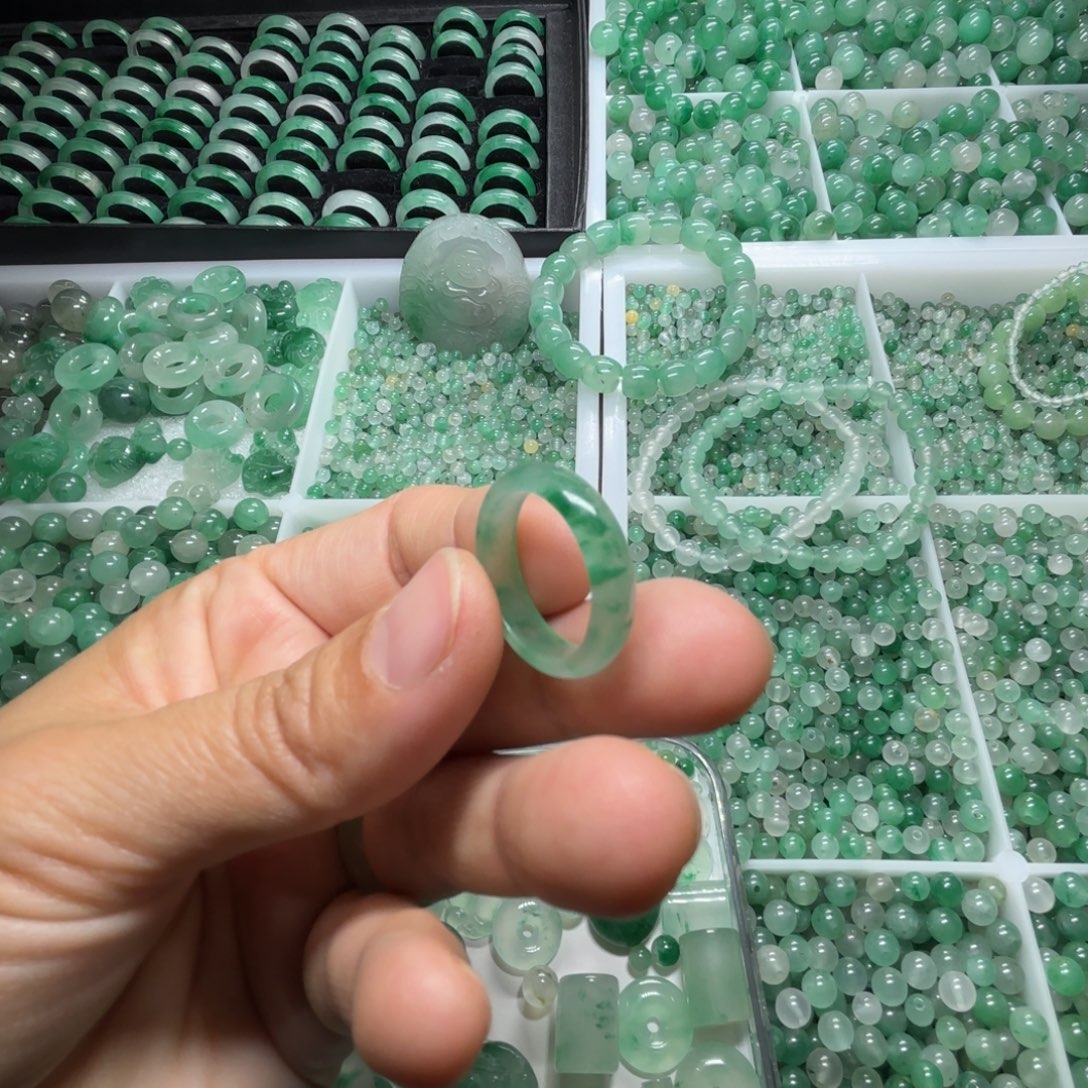 石英质玉（非洲翠）未镶嵌港码15号