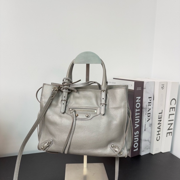 95新 Balenciaga/巴黎世家 大象灰机车手提斜挎包qx