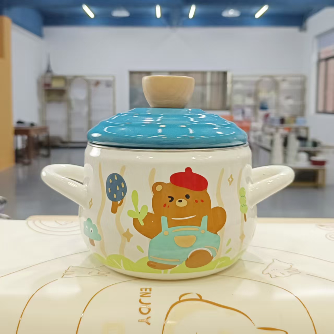 萌物搪瓷汤锅1.8L双耳小炖锅带盖泡面锅猪油罐