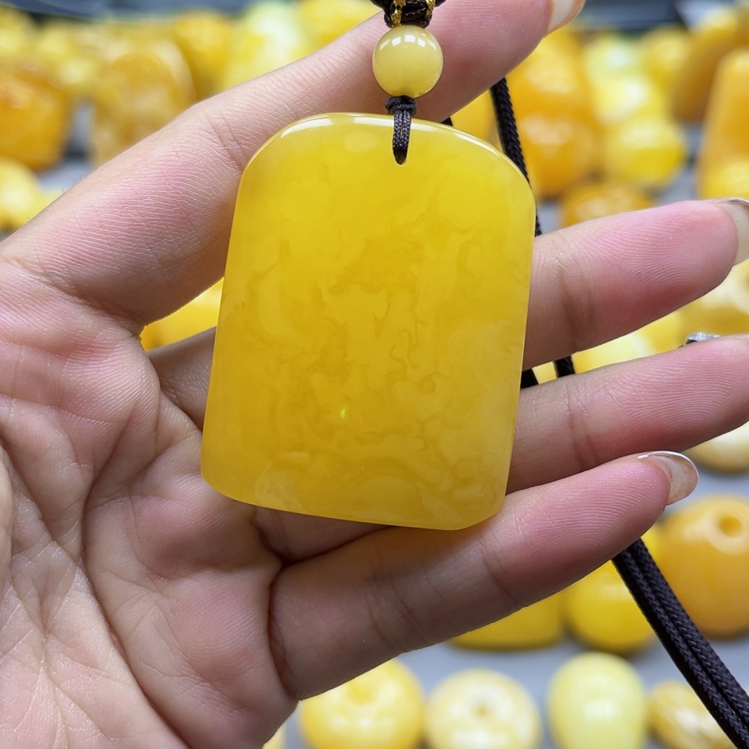 蜜蜡未镶嵌珠宝奇石