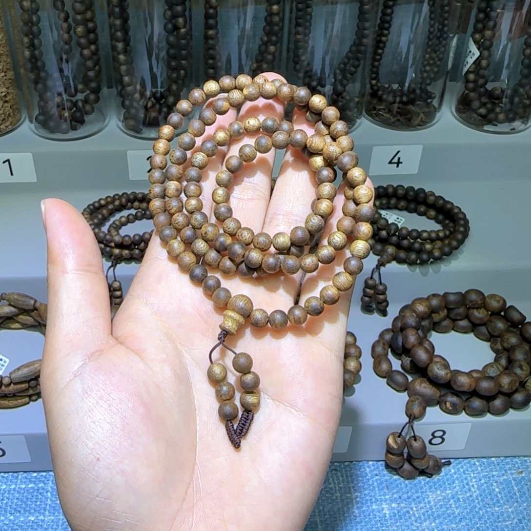 沉香碎屑沉香海南乌身白棋0.6多11+