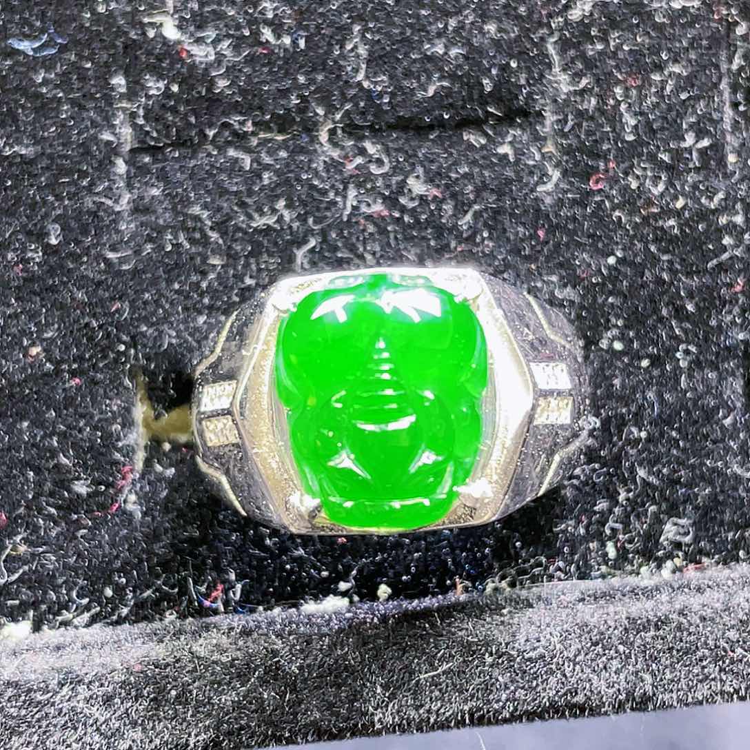 翡翠颈饰未镶嵌79，