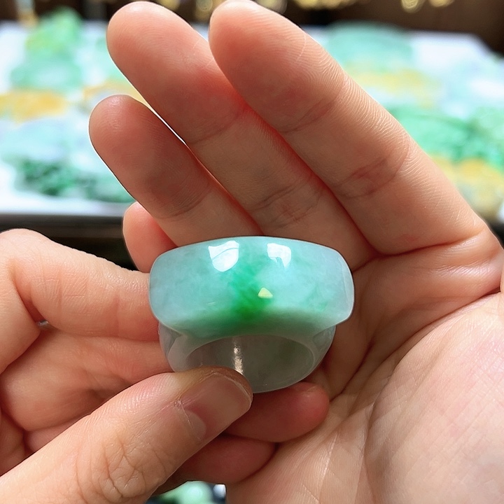 翡翠戒指未镶嵌戒指