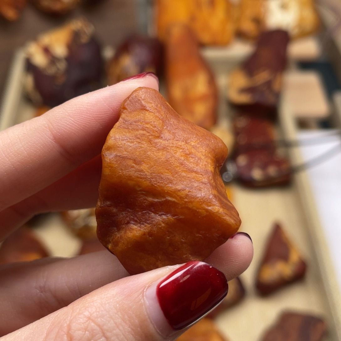 琥珀未镶嵌珠宝奇石