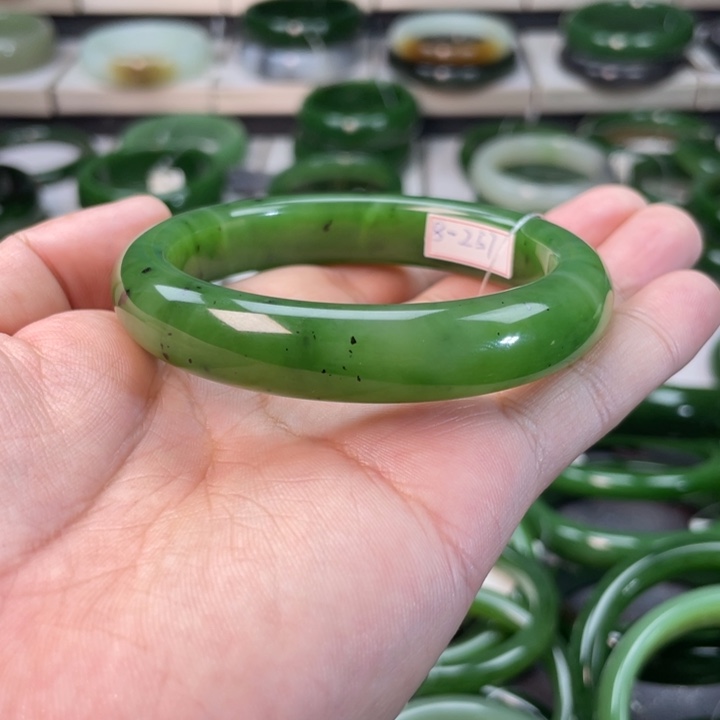 和田玉（碧玉）手镯未镶嵌