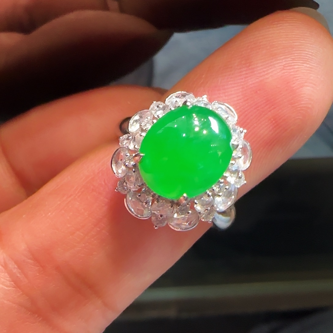 翡翠18K金镶嵌戒指