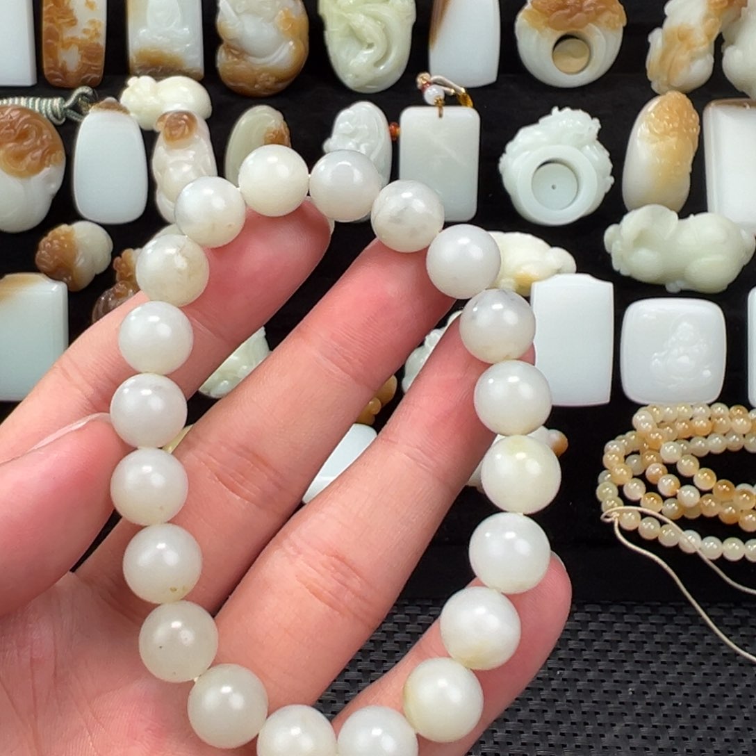 和田玉颈饰未镶嵌