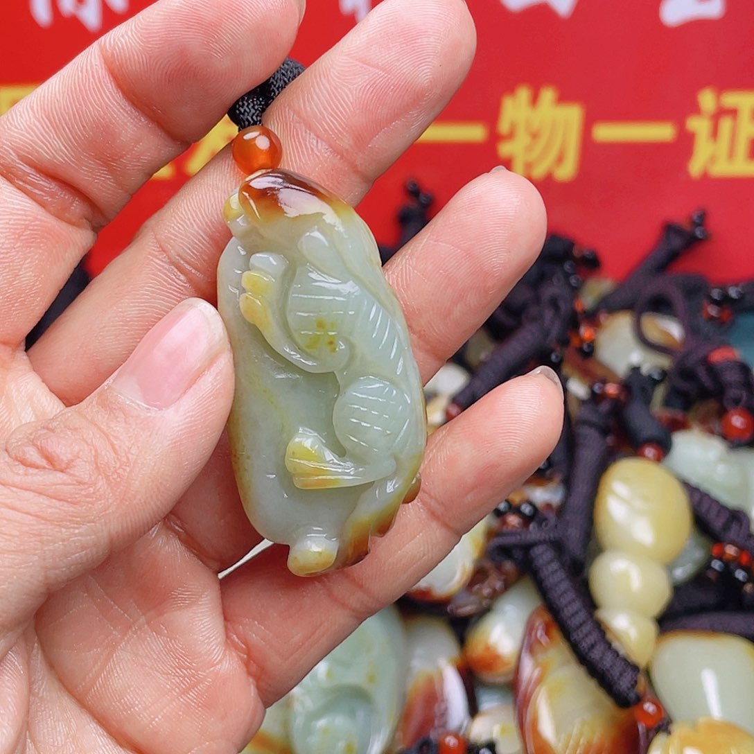 和田玉颈饰未镶嵌