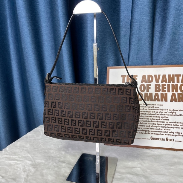 95新 FENDI/芬迪 暮野B/芬迪单肩/15069