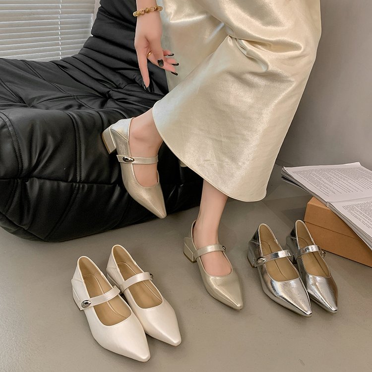 小众风~204春新款 尖头方跟玛丽珍女单鞋