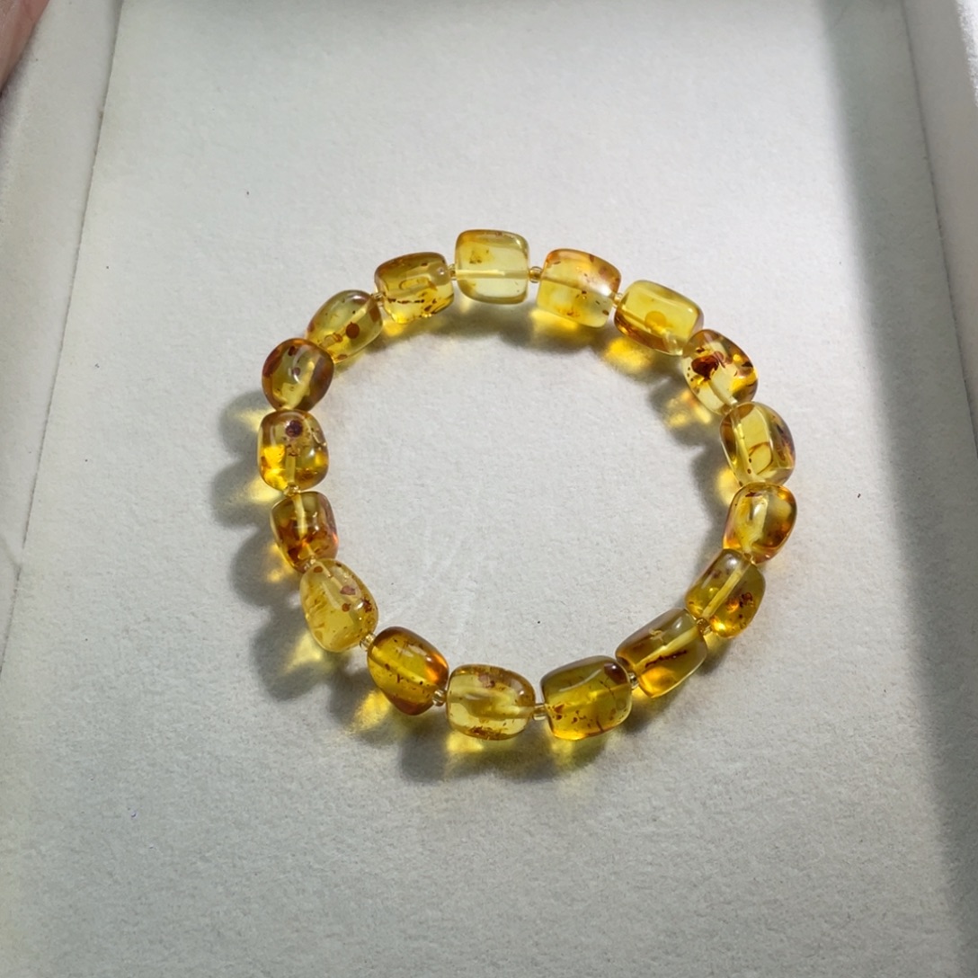 石英质玉，天然花，珀随行8mm，未镶嵌