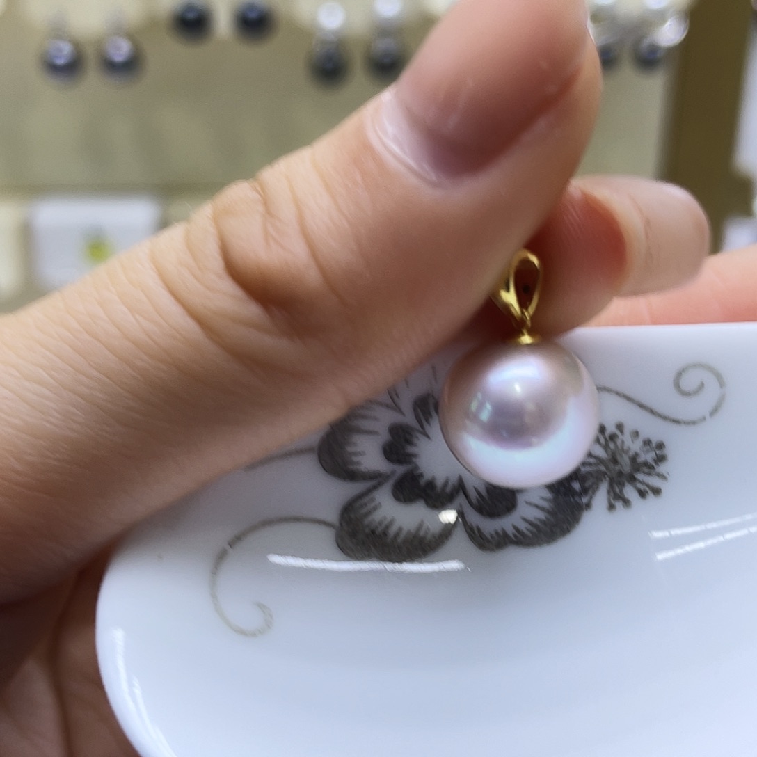 淡水珍珠18K金镶嵌颈饰