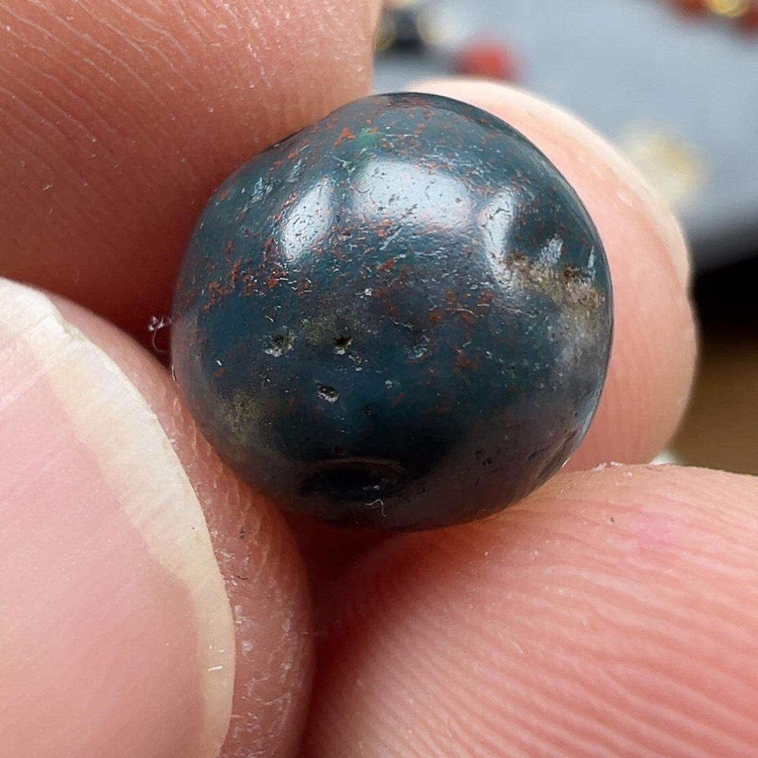 玛瑙/玉髓未镶嵌珠宝半成品x90   9.5满朱砂绿鸡肝