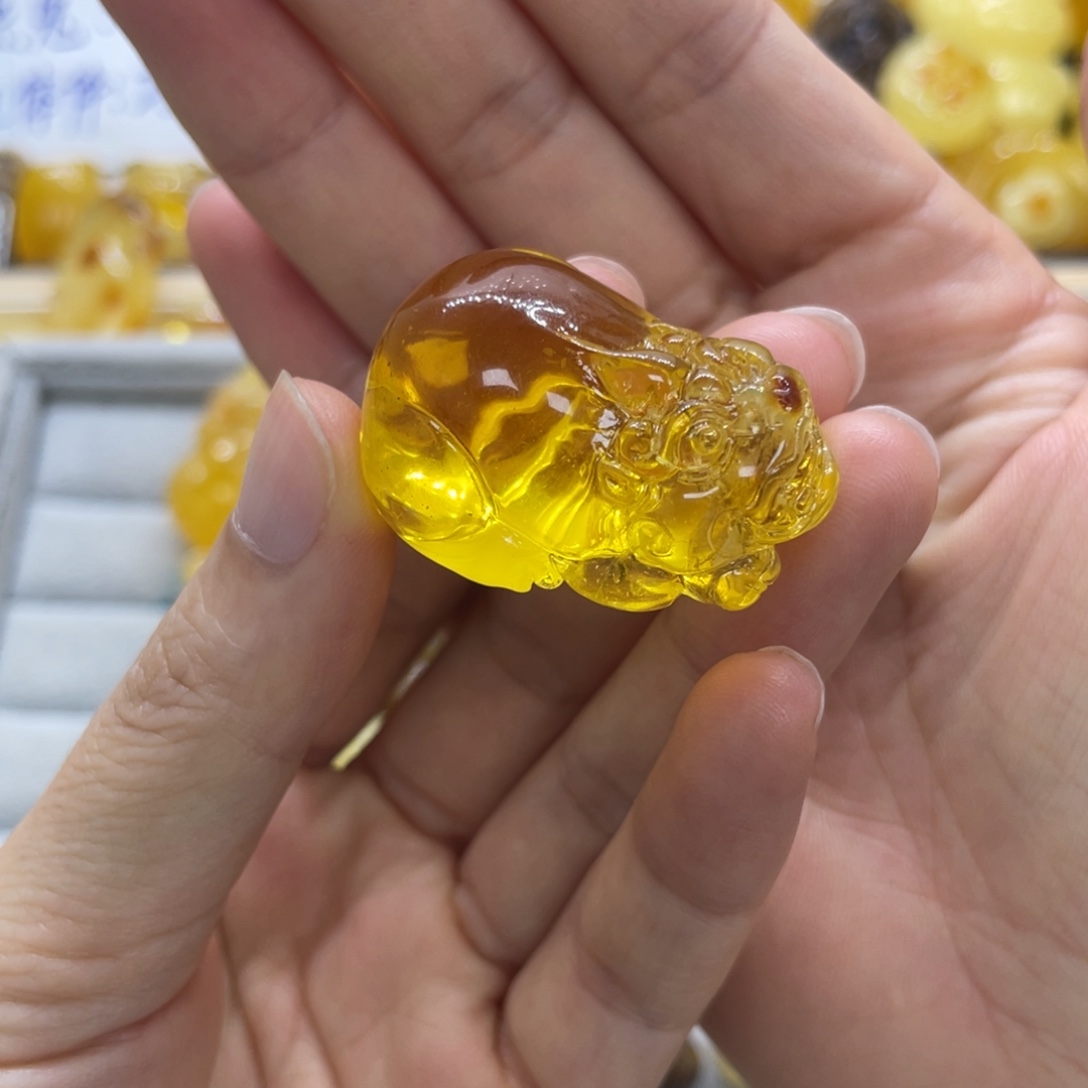 琥珀未镶嵌裸石天然琥珀