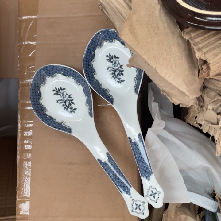 摆件盘子碗砂锅都有