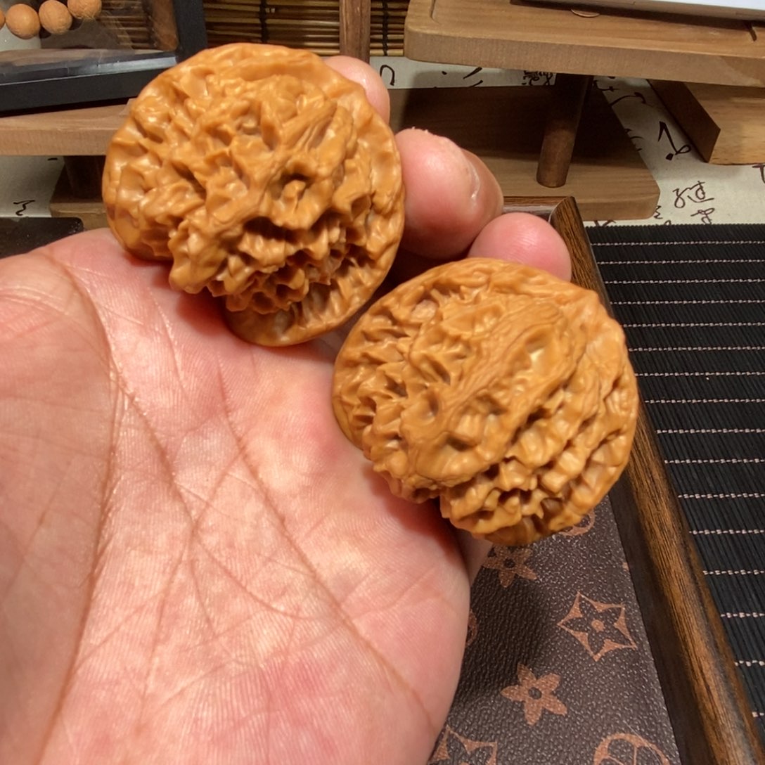 把件核桃45全品龙鳞纹