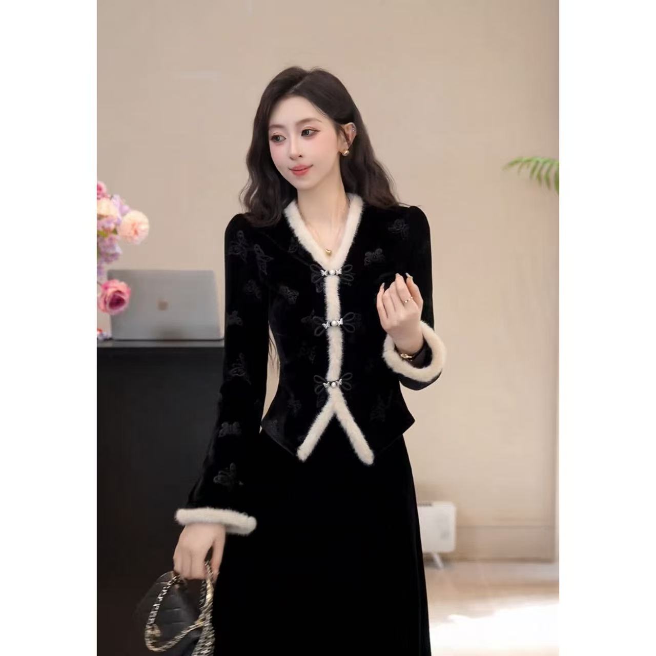 YUANLIANSU/圆脸酥【雪满长空】千金风蝴蝶印花盘扣丝绒衬衫女秋季