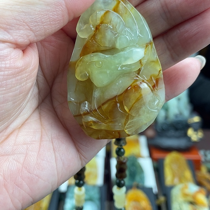 未镶嵌蛇纹石玉颈饰