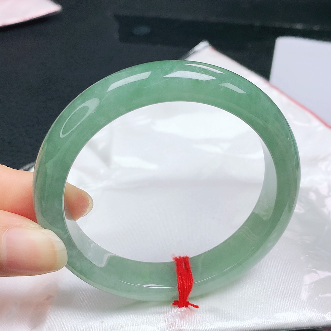 翡翠手镯未镶嵌正