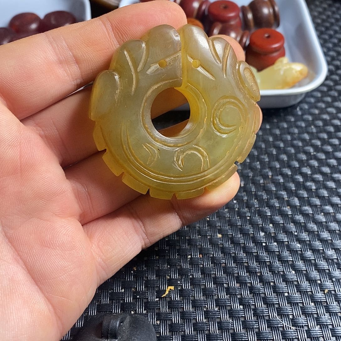 岫玉未镶嵌珠宝奇石