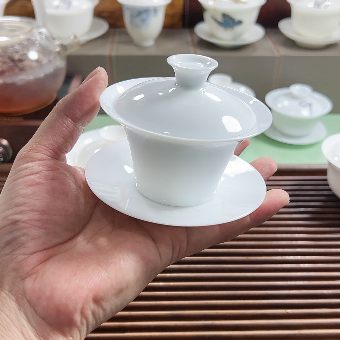 100ml小蛮腰甜白瓷盖碗