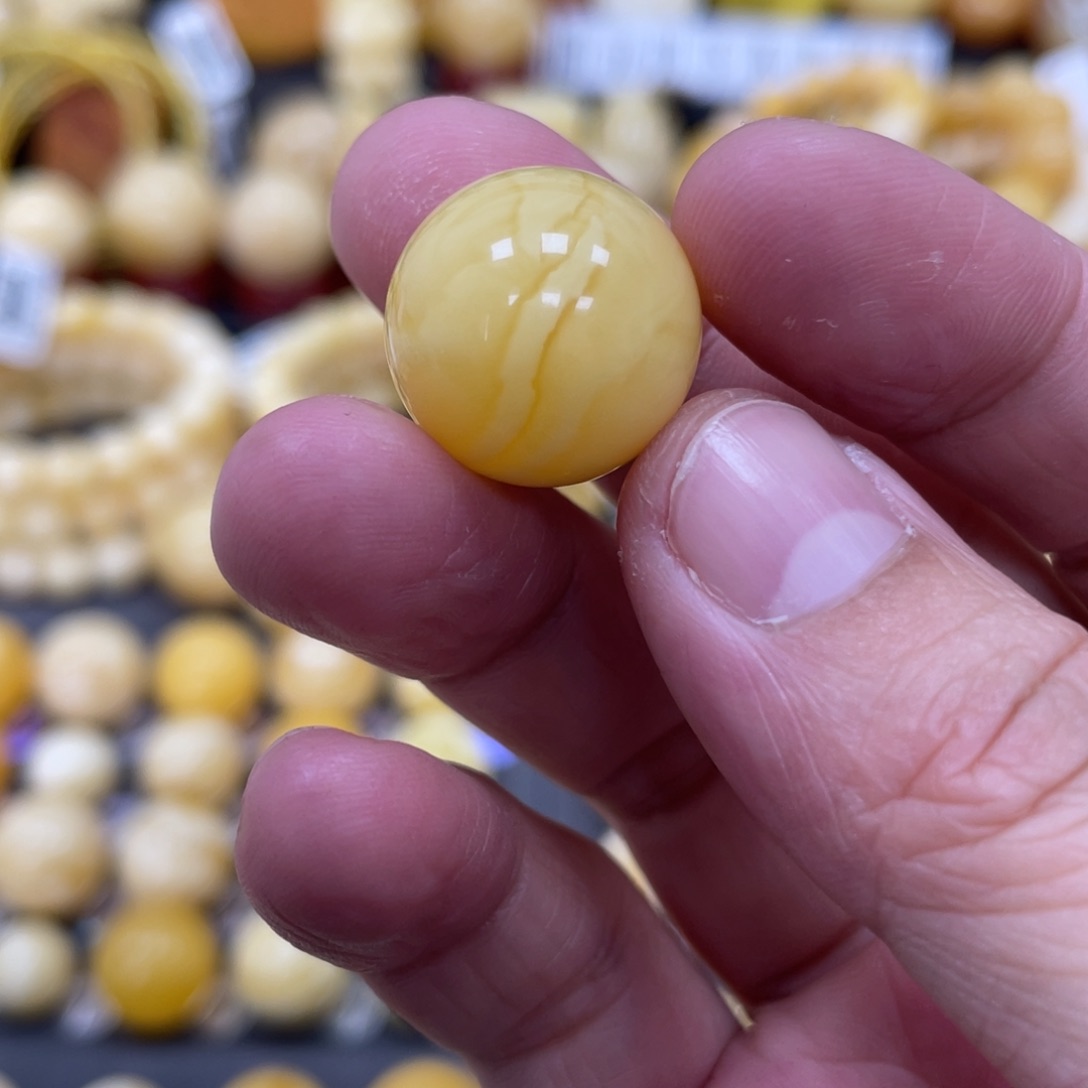 琥珀珠宝奇石未镶嵌17.7mm瑕疵