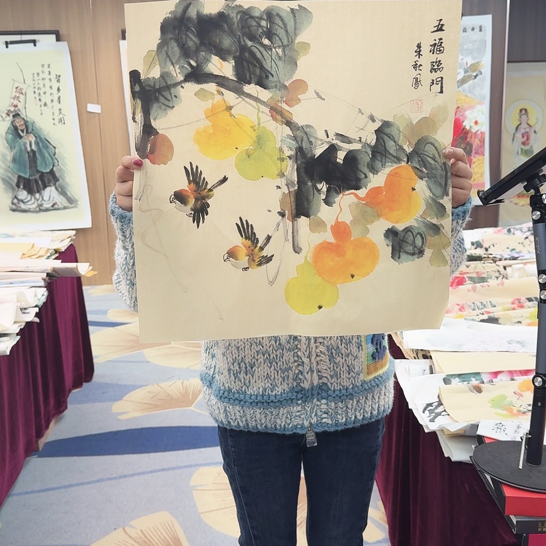 国画长腿美女卖画