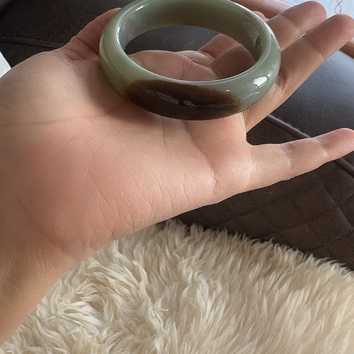 和田玉（糖玉）未镶嵌手镯