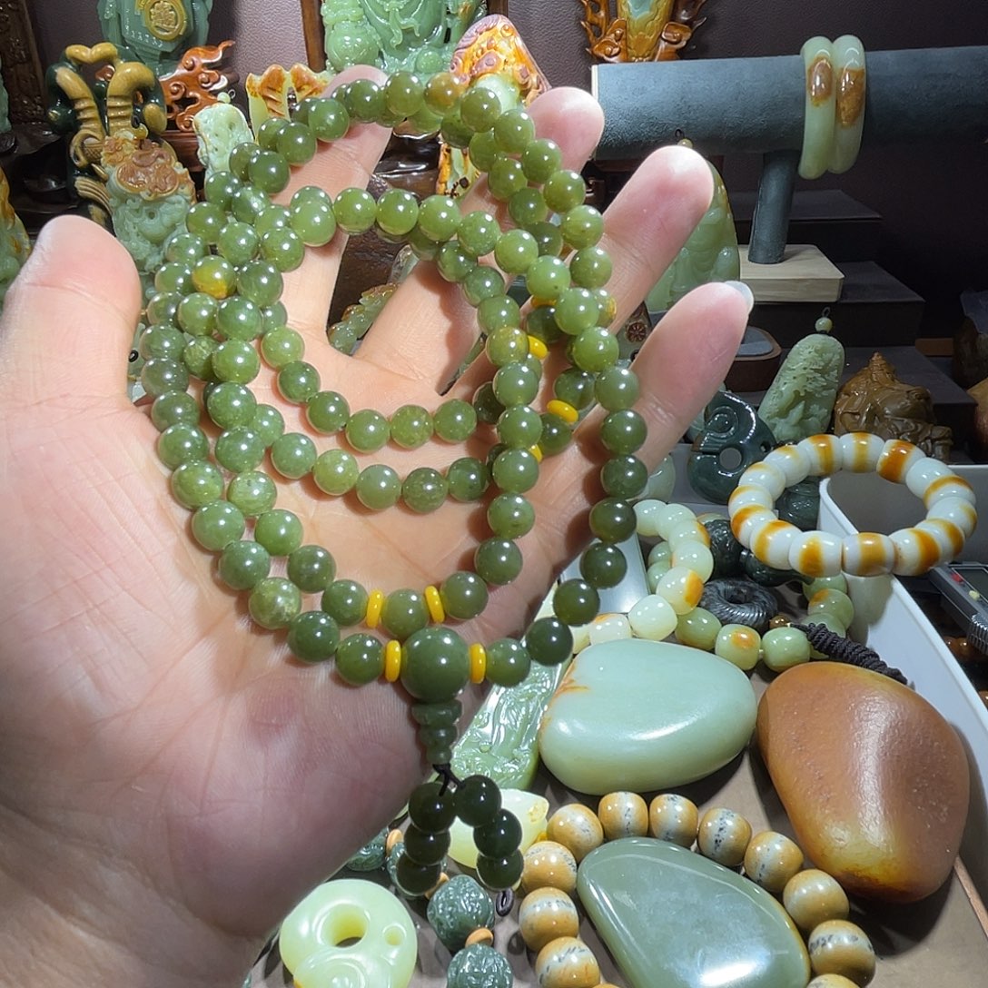 透闪石质玉未镶嵌珠宝奇石